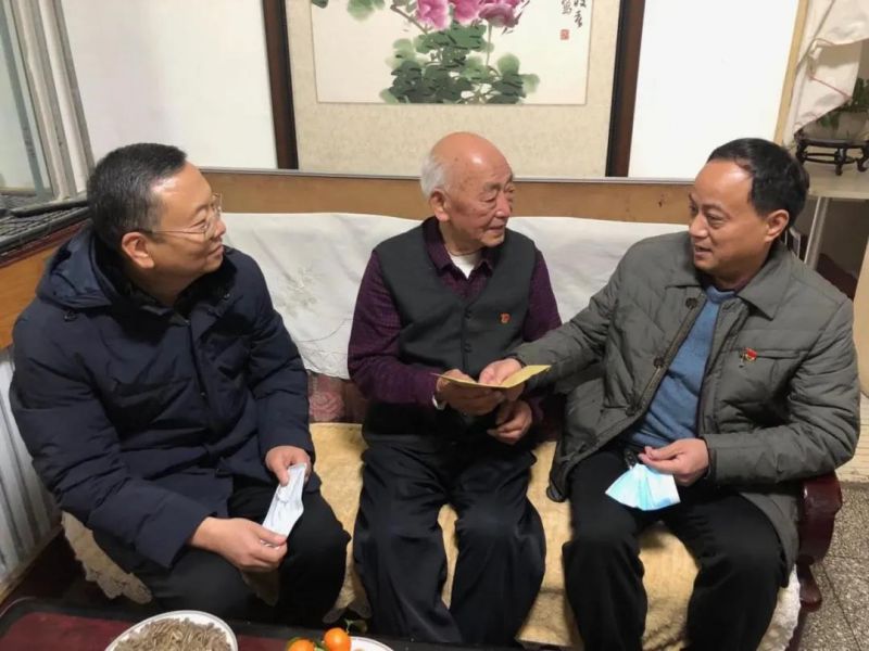 弘義集團(tuán)開展春節(jié)前走訪慰問生活困難黨員、老黨員、老干部活動(dòng)